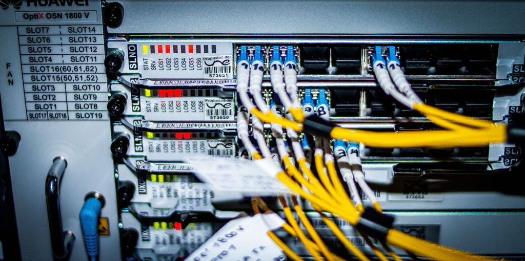 OLT (Optical Line Terminal)